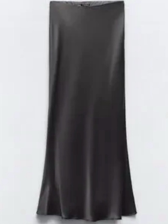 Dresses & Skirts - Zara Women’s Black Satin Midi Skirt   Size Medium.